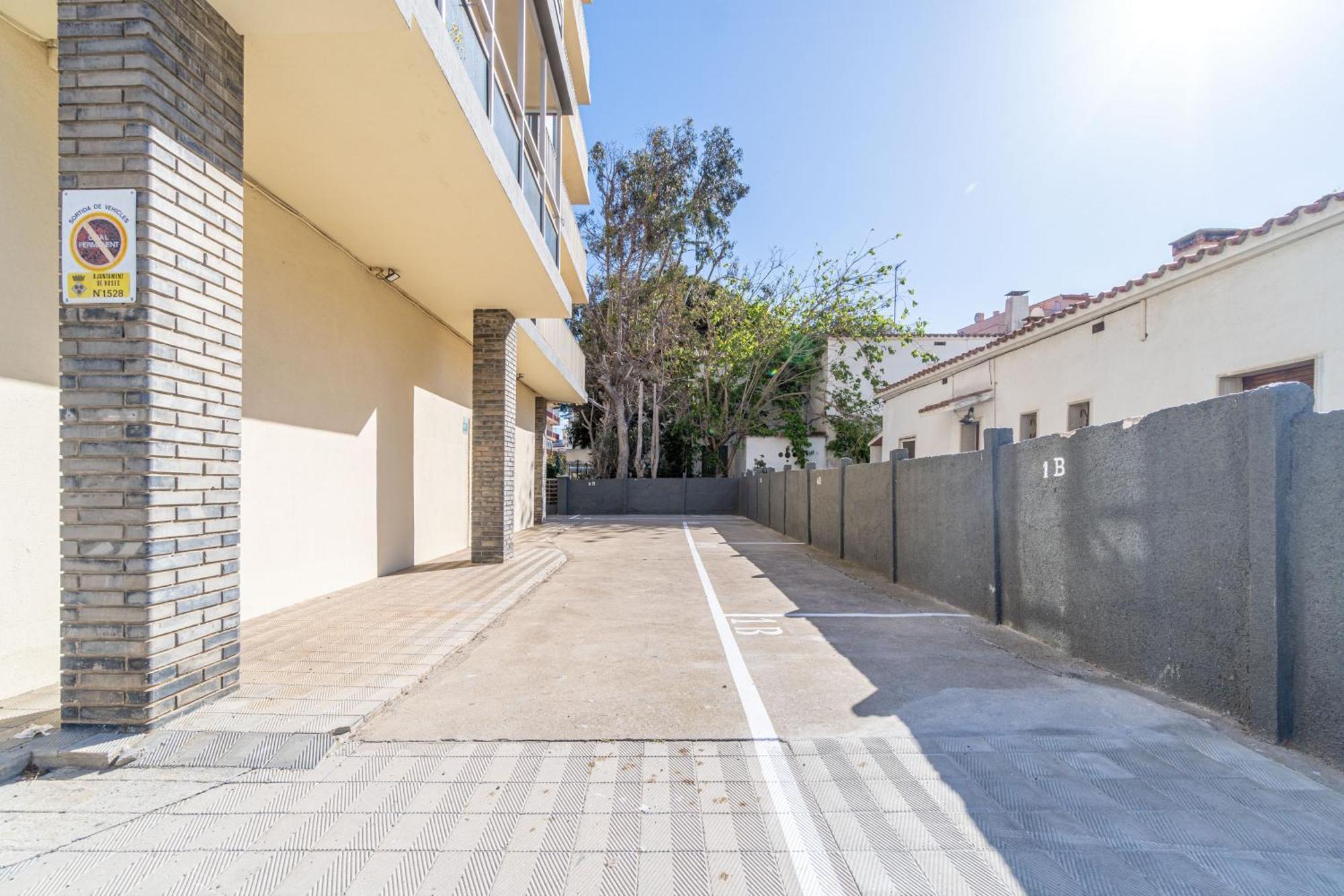 Est1-Spaciouss Appartment In The Beach, Bbq, Downtonwn, Parking, Fast Wifi Fibre Roses Exterior foto